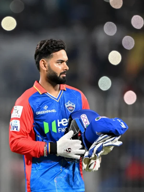 4 FRANCHISES EYE RISHABH PANT AT IPL 2025 AUCTION