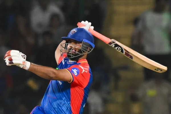 What happens if Delhi Capitals use the RTM card on Rishabh Pant in IPL 2025 Auction?