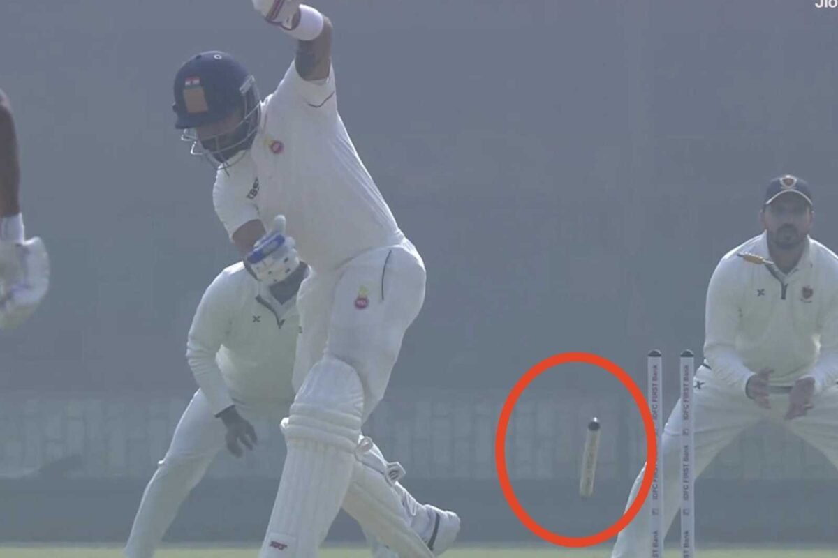 Virat Kohli’s Off-Stump Goes for a Walk As Himanshu Sangwan Cleans Him Up for 6 in the Delhi vs Railways Ranji Trophy Game