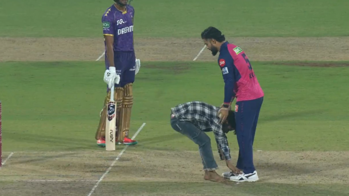 Riyan Parag fan RR vs KKR IPL 2025