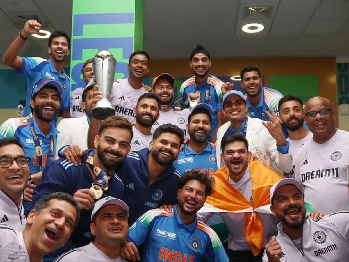 Ravi Shastri praises Shreyas Iyer for earning back his BCCI contract