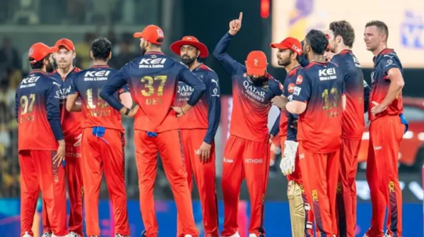 RCB Youngster Wins Hearts While Carrying Drinks After Offering Bottles to Crowd During IPL 2025 Match vs DC [WATCH]
