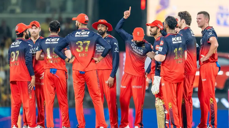 RCB Youngster Wins Hearts While Carrying Drinks After Offering Bottles to Crowd During IPL 2025 Match vs DC [WATCH]