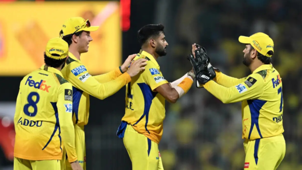 MS Dhoni Ravindra Jadeja Sam Curran KKR vs CSK IPL 2025