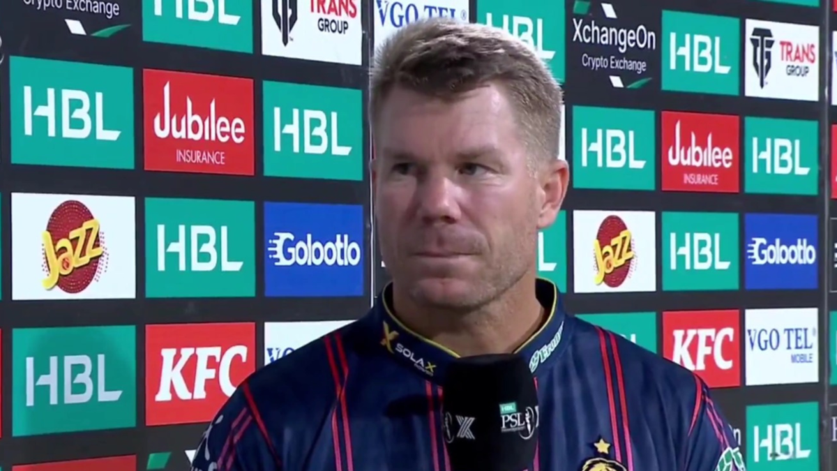 David Warner took a dig at Shaheen Afridi for his faulty pitch reading after Karachi Kings’ victory over Lahore Qalandars last night.