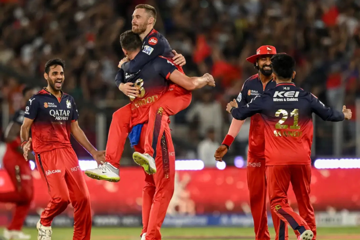RCB English star Liam Livingstone Trolls Former Australian Player Matthew Hayden During Mid Innings Break of IPL 2025 Final Against Punjab Kings