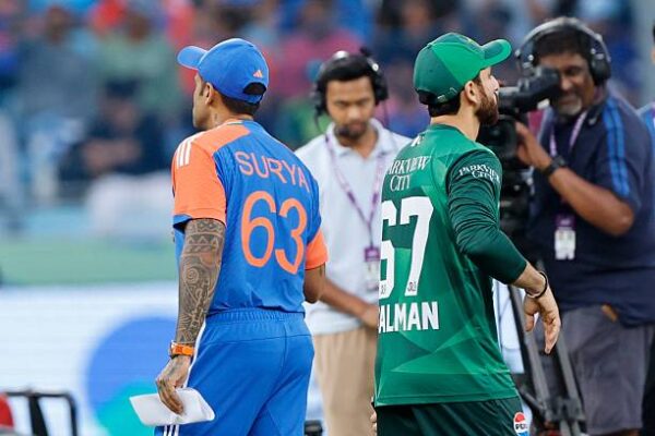 India vs Pakistan Asia Cup 2025 Final Witnesses Unheard Of Incident At Toss