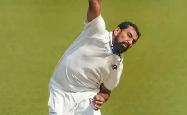 India Comeback Soon for Mohammed Shami? BCCI Selector Spotted in Extended Chat With India Pacer During Ranji Trophy