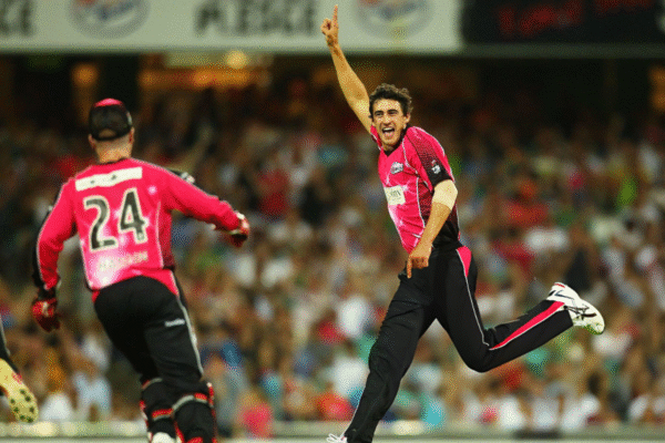 Mitchell Starc Set for First BBL Appearance in 11 Years, Signals Commitment Ahead of IPL 2026 Auction.