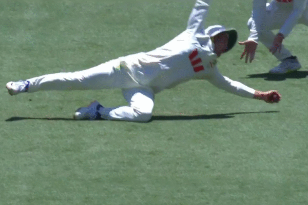 Marnus Labuschagne Takes a Stunning One-Handed Low Catch to His Left To Dismiss Ollie Pope in 3rd Ashes 2025 Test [WATCH].