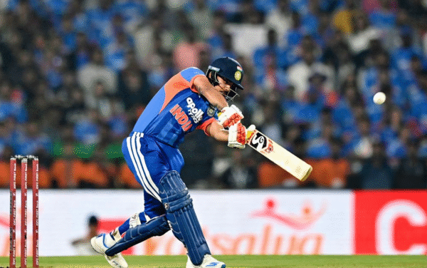 Ishan Kishan Does a Rishabh Pant; Bat Flies off India Star’s Hands in IND vs NZ 2nd T20I [WATCH]