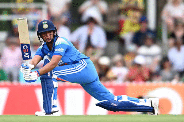 Harmanpreet Kaur Injury Update: India Skipper Unable To Field After Left Knee Injury During AUS vs IND 1st ODI