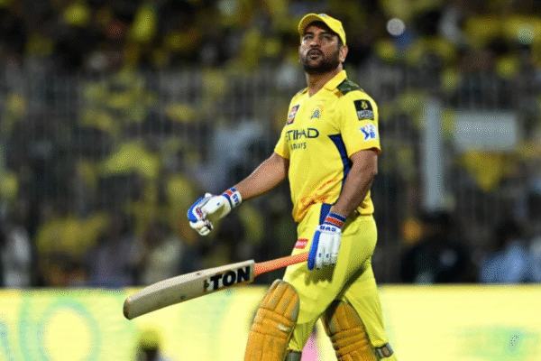 AB de Villiers Sparks Fresh Debate on MS Dhoni Role in CSK Playing XI Ahead of IPL 2026