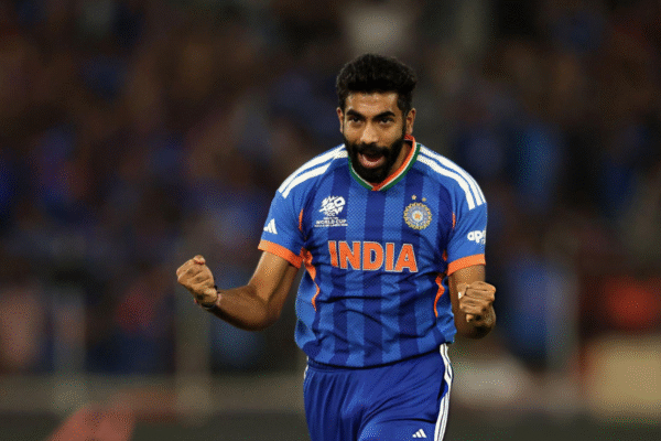 Pakistan-Born Pacer Zahoor Khan Reveals Jasprit Bumrah Learnt a Slower-Ball Variation From Him in IPL 2020.