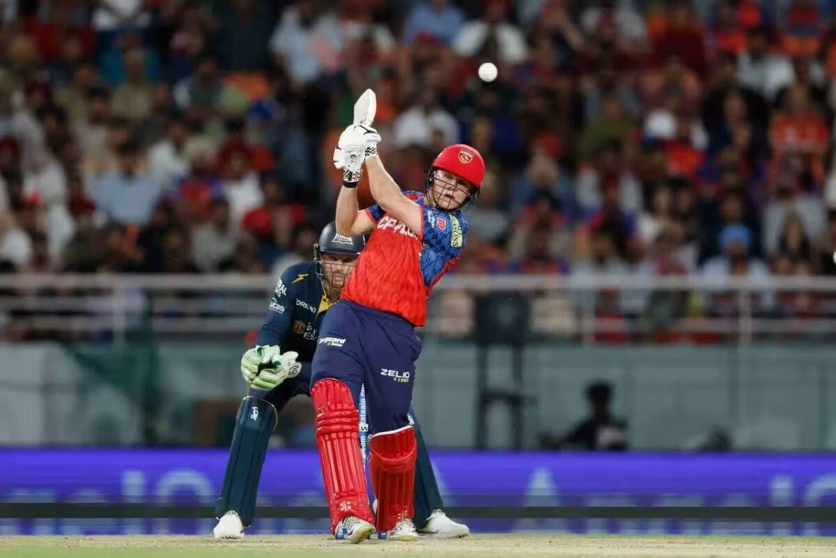 Cooper Connolly picked lengths early against Rashid Khan.