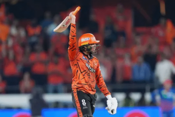 Fans React as Abhishek Sharma Equalls Virat Kohli With Spectacular 135 Not Out in SRH vs DC IPL 2026
